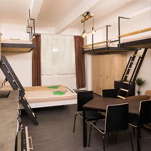  Apartamento Flying Bed Close To Castle And Airport